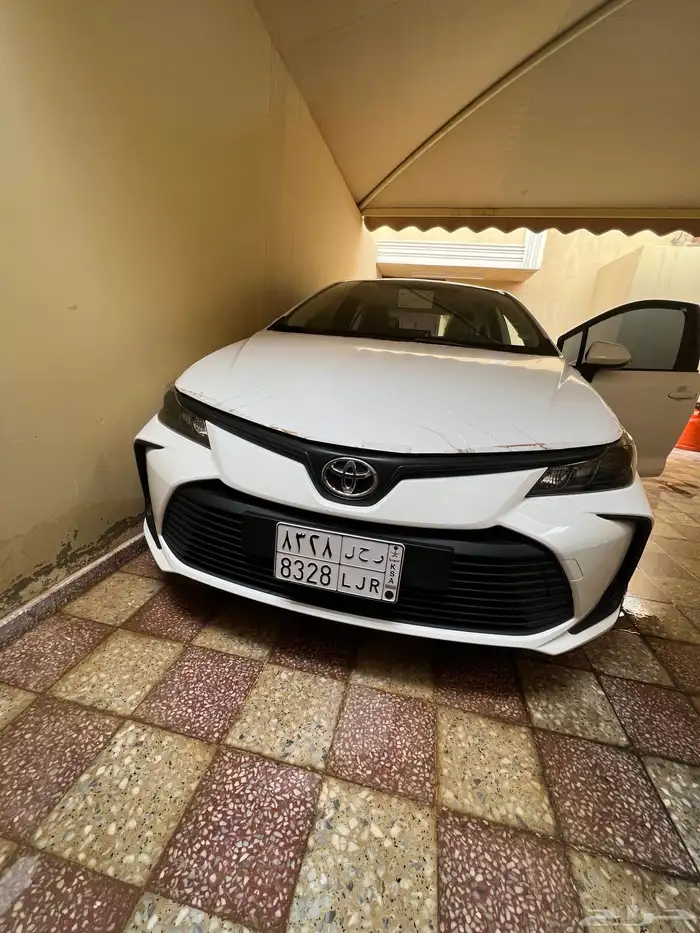 كورولا 2022 أبيض 1600 ماشي 55000 مثبت سرعة وحساسات 5