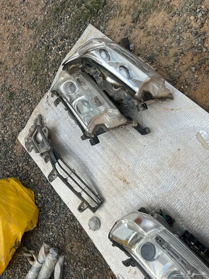 قطع للاندكروزر من موديل 2016 16