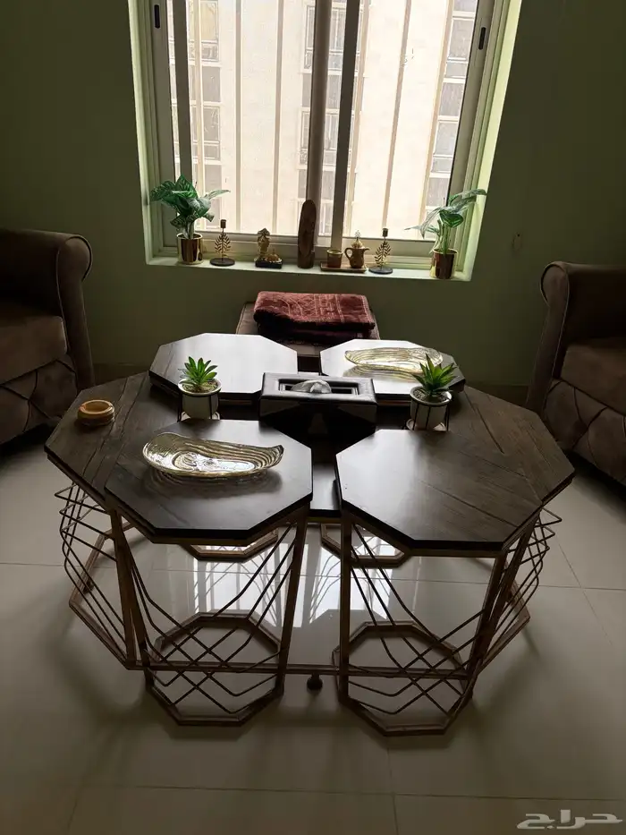 طاولات خدمة مع طاولة كبيرة 0