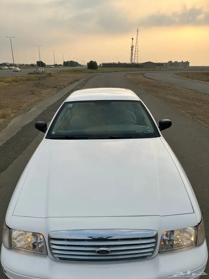 فورد كراون فاكتوريا 2011 11