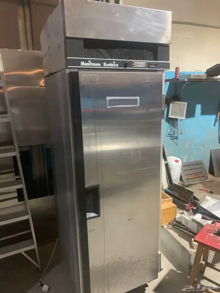 معدات مطعم وكفي شبه جديدة 5