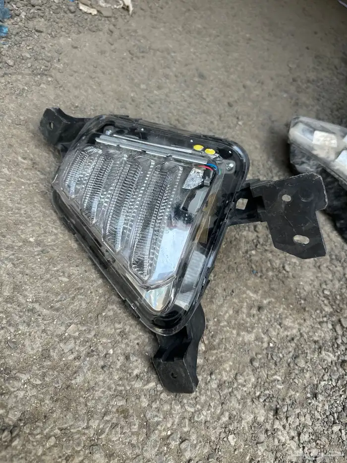 كشافات جينسس 2018-2019-2020 G70 1