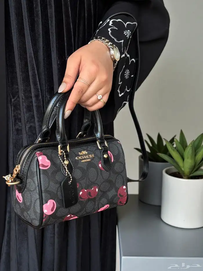 شنط كوتش شنط نسائيه شامل التوصيل ودفع عند الاستلام 25