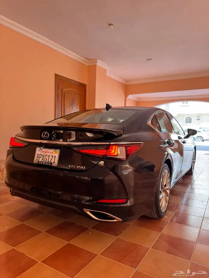 لكزس ES 350 2023 فل DD 18