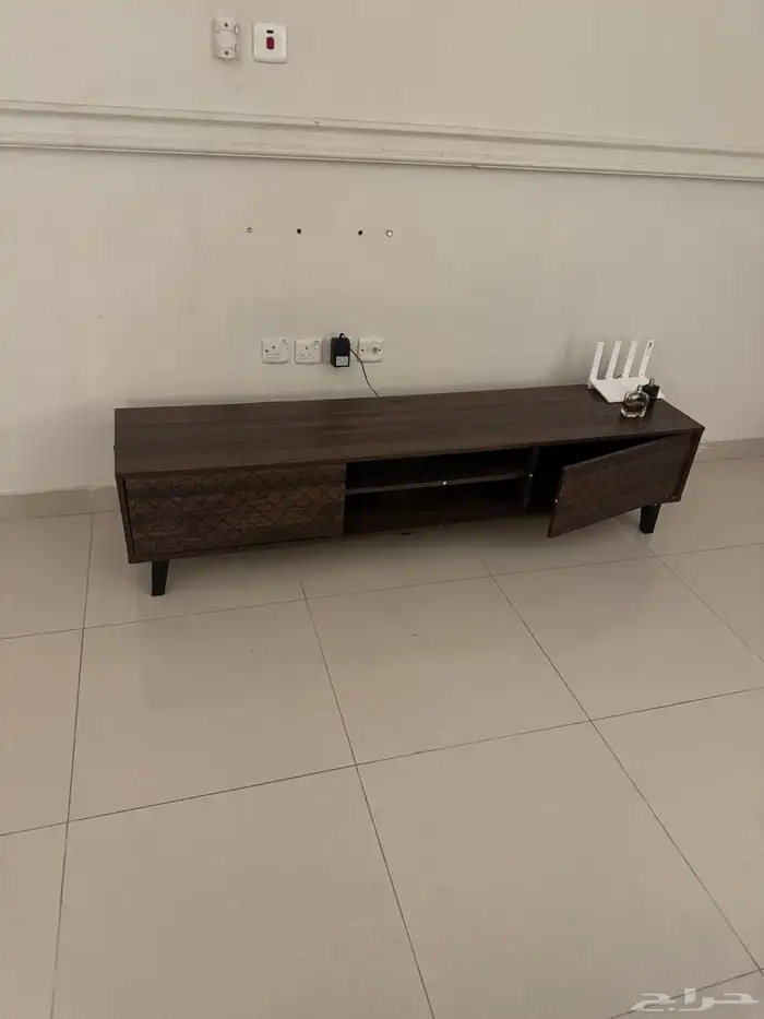 للبيع دولاب تلفزيون 1