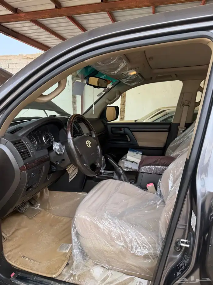 جيب لاندكروزر 2009 فل كامل 8 سلندر 18