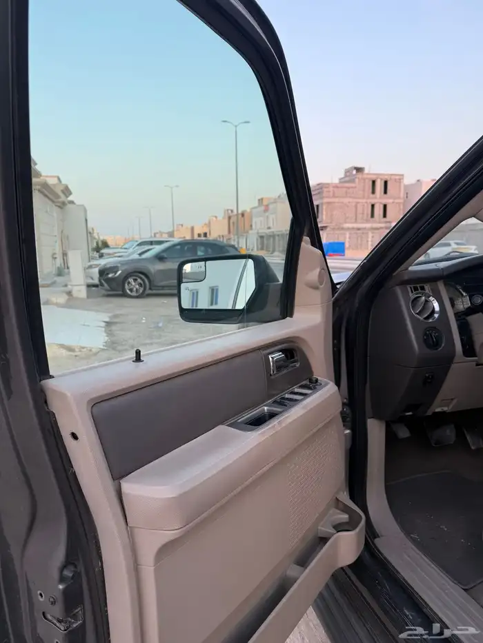 فورد اكسبيدشن 8