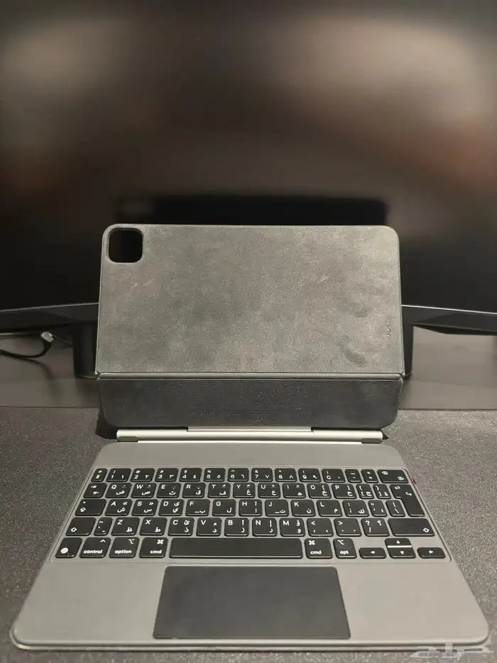 للبيع ايباد برو M1 Ipad pro و Magic keyboard ماجك كيبورد 12