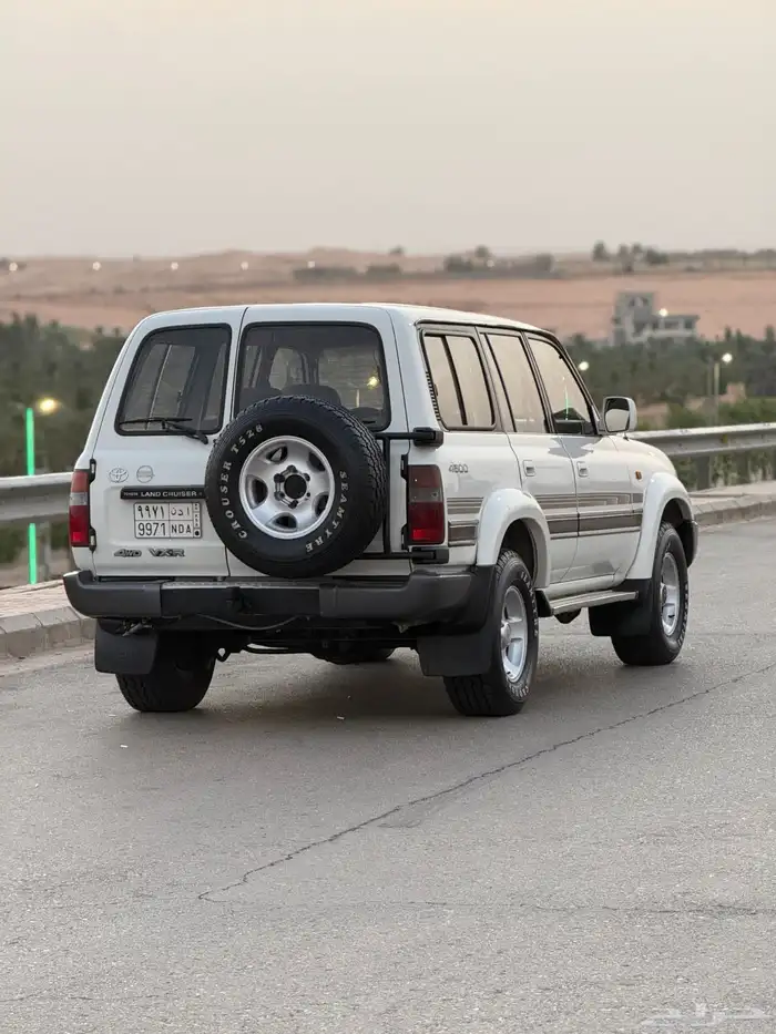 تويوتا VX.r بازعي استخدام نظيف 10