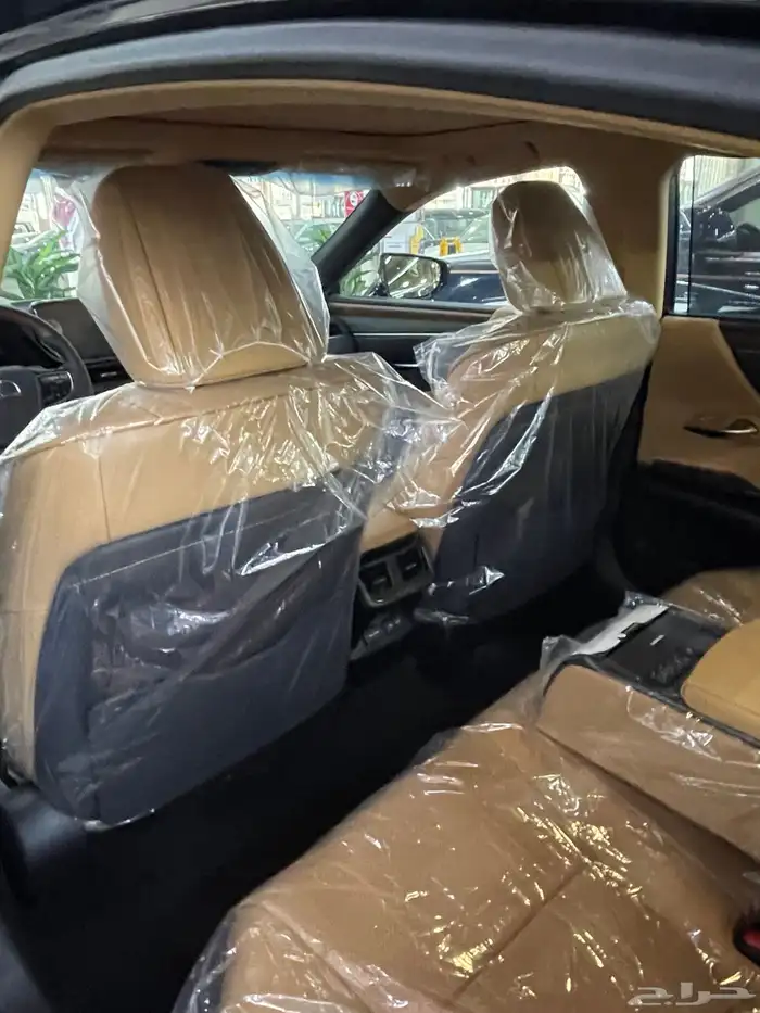 لكزس ES350 - سعودي - 2025 - لون اسود - Cc 13