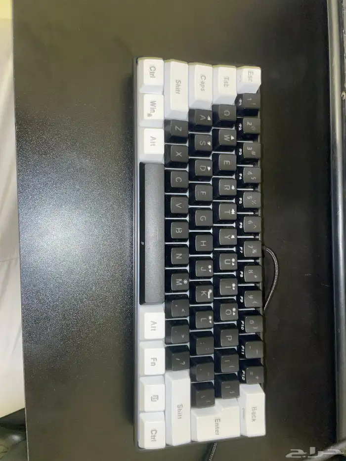 كيبورد لون اسود وابيض جديد لم يستخدم 0