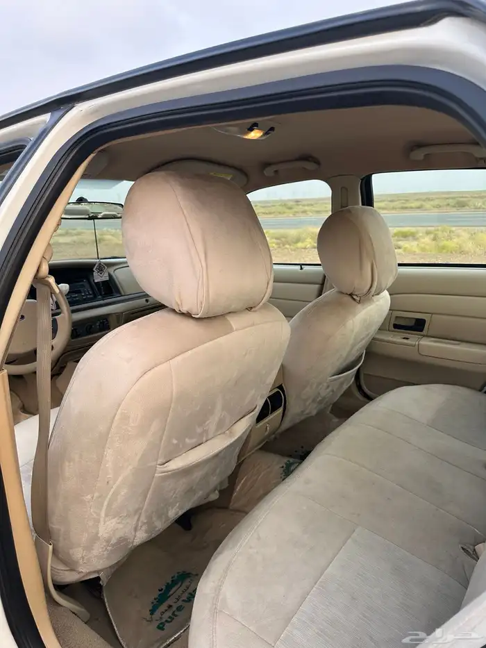 فورد كراون فاكتوريا 2011 18