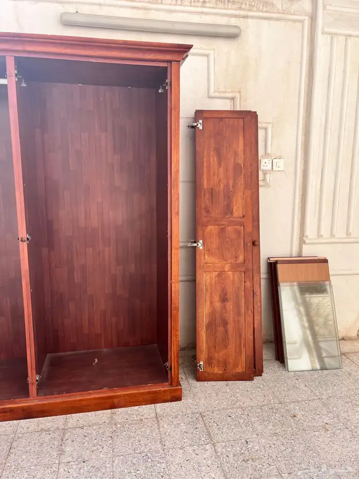 دولاب ملابس 1