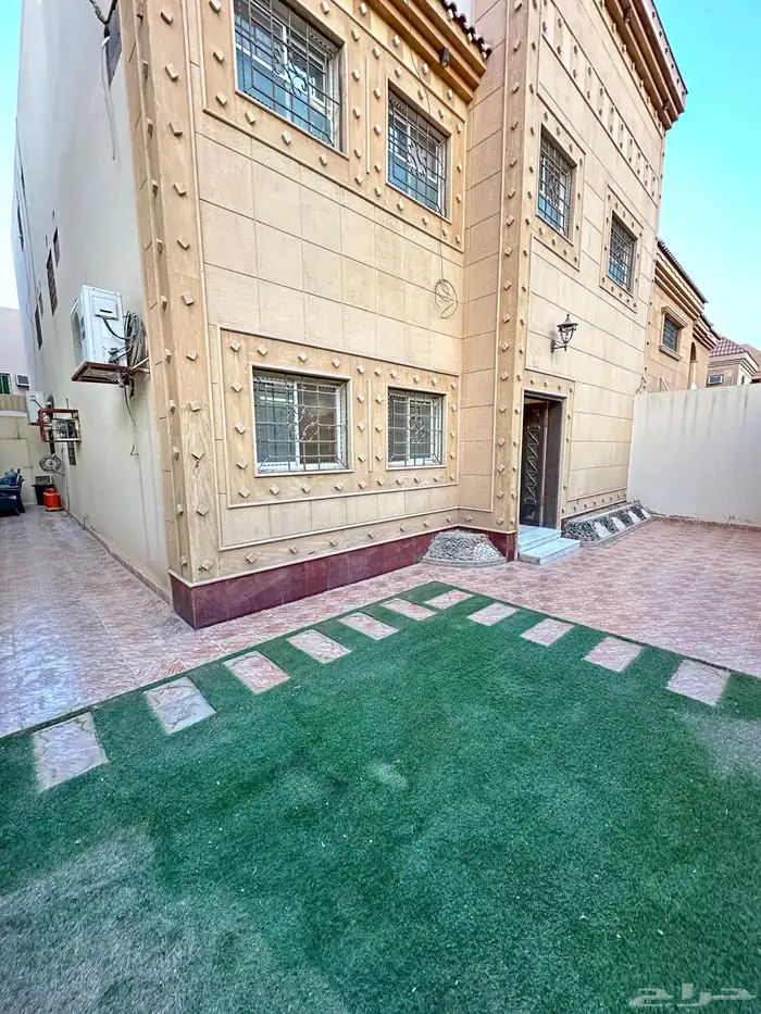 للايجار دور أرضي بحي اشبيلة مفروش ب67 7