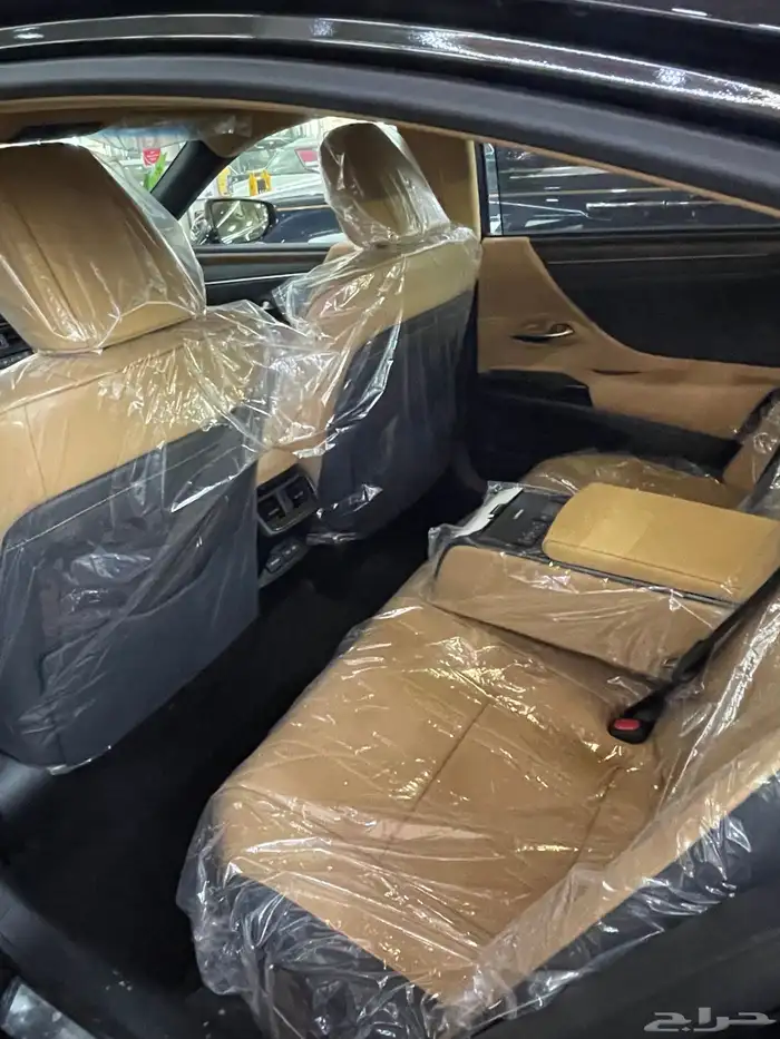 لكزس ES350 - سعودي - 2025 - لون اسود - Cc 11