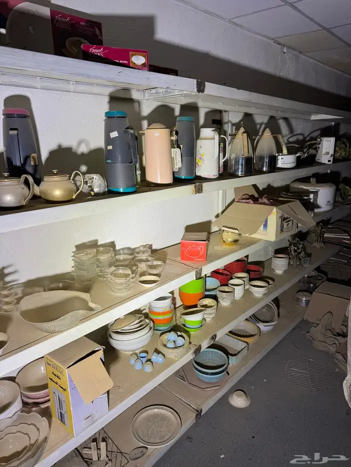 اغراض مستودع قديم للبيع 16