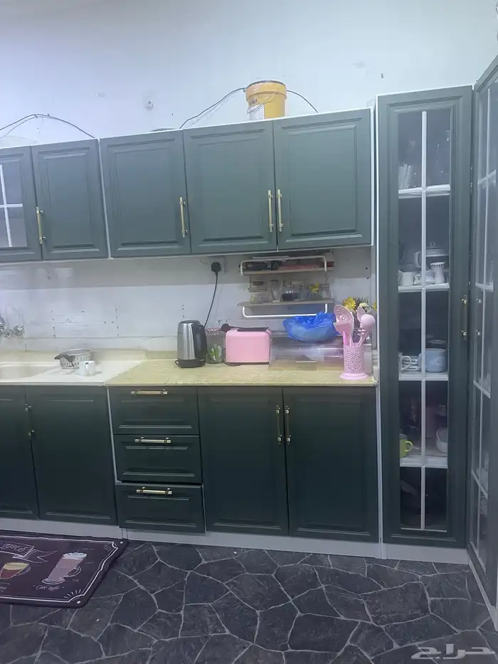دولاب مطبخ 10 متر مع غاز سطحي. وثلاجه 21قدم 0