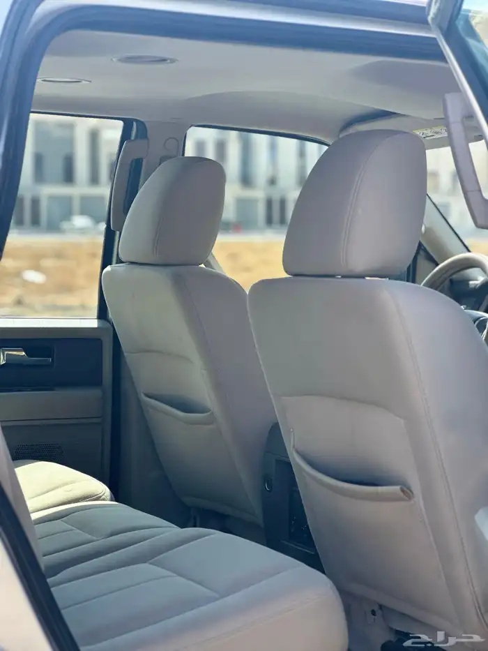 للبيع فورد اكسبيدشن 2013 نظيف 6