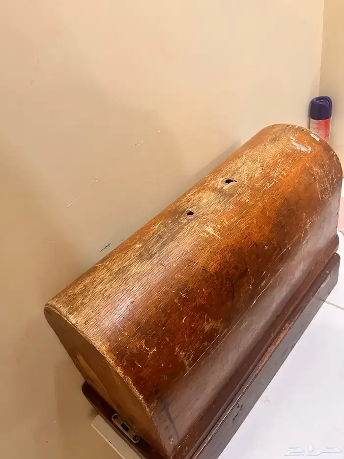 مكينة خياطة قديمة 0