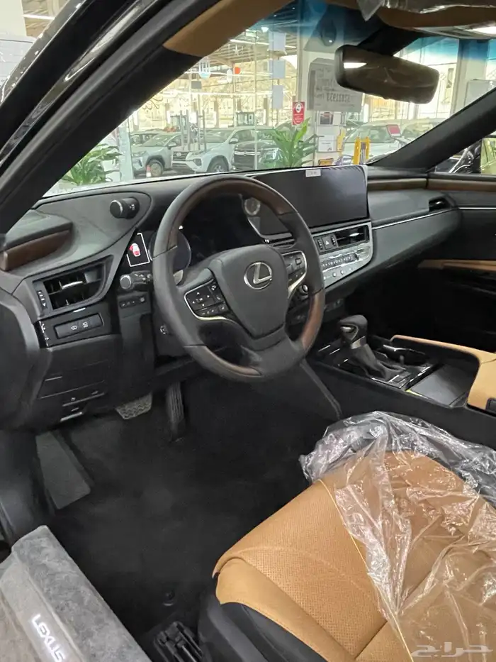 لكزس ES350 - سعودي - 2025 - لون اسود - Cc 8