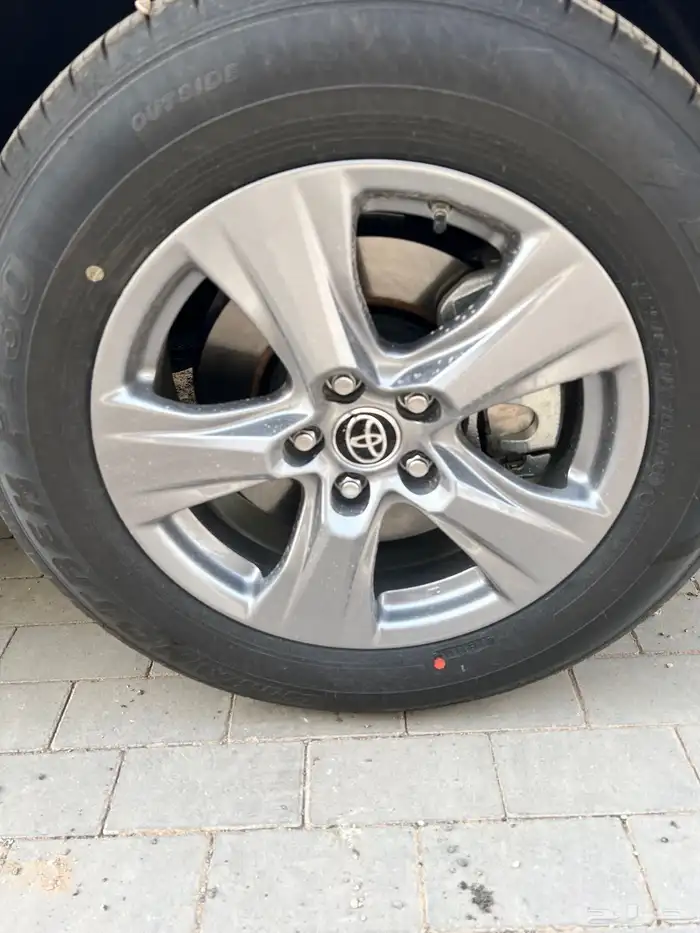 تويوتا راف فور LE دفع امامي بنزين 2025 14