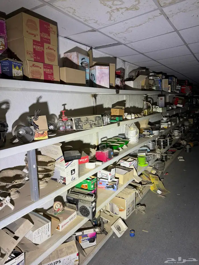 اغراض مستودع قديم للبيع 15