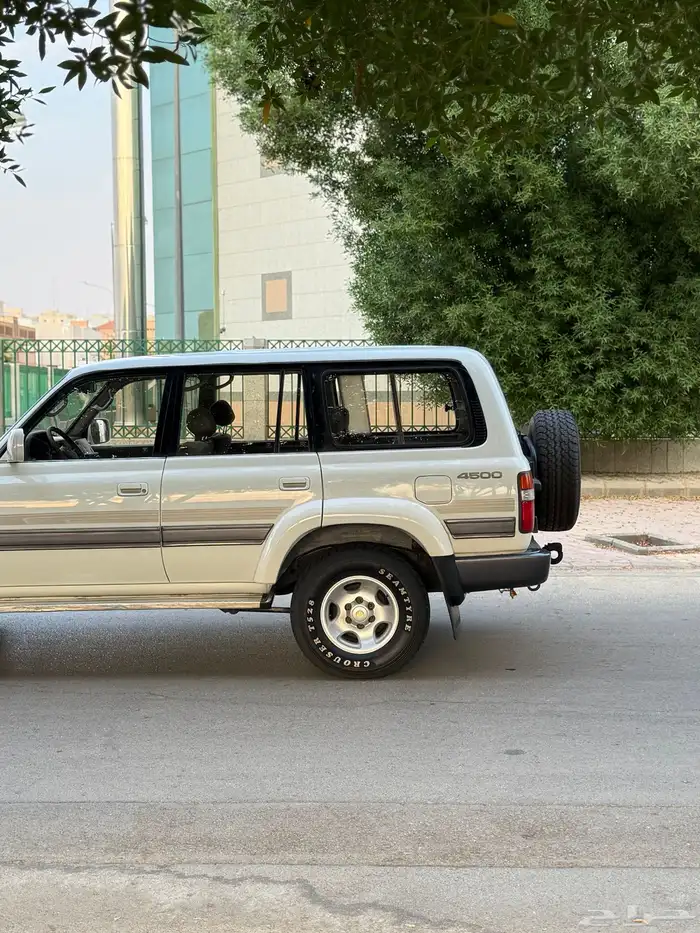 تويوتا VX.r بازعي استخدام نظيف 35