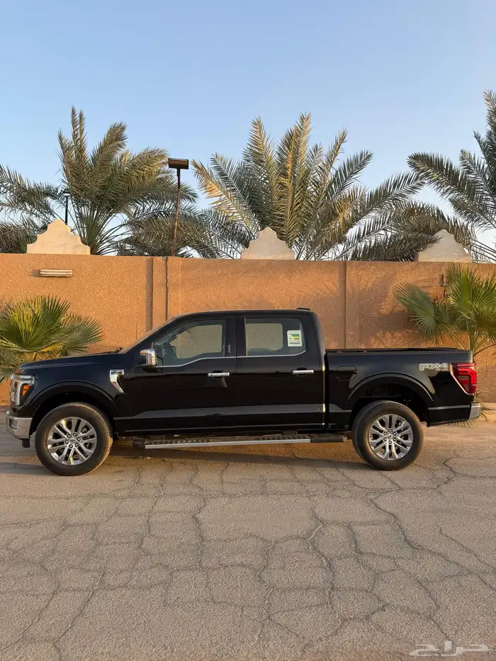 f150 LARIAT v8 اف 150 لاريت ((اصفار)) 2024 1