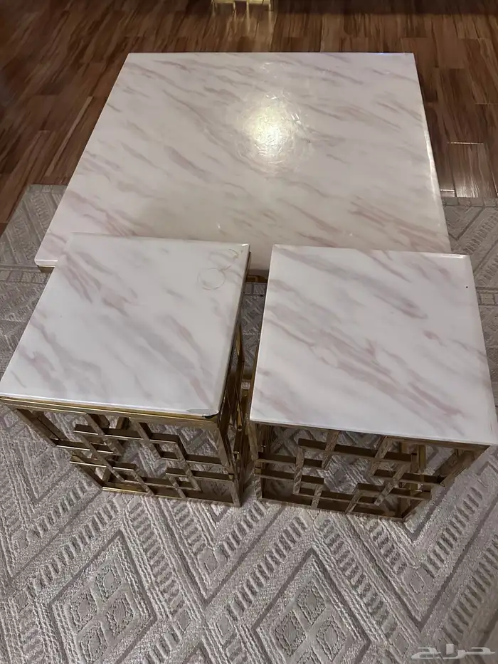 طاولات كبيره و4 خدمه 0