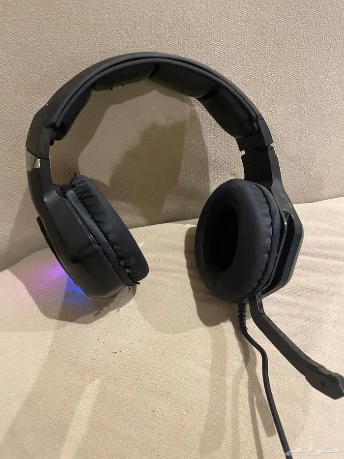 للبيع سماعه سوني 4 اصليه من المستودع مافيها خرابات ولا شي 4