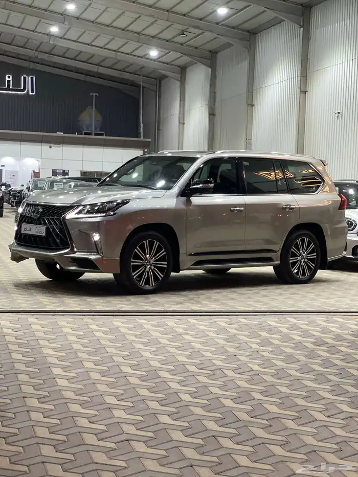 لكزس Lx570s سعودي سبورت 2018 صيانات وكاله 1