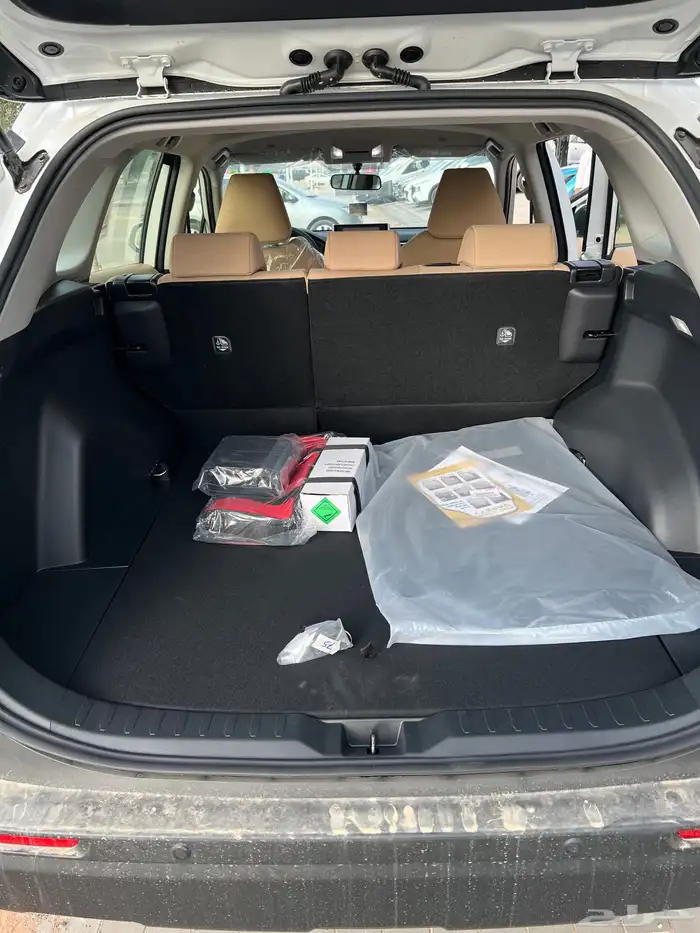 تويوتا راف فور LE دفع امامي بنزين 2025 13