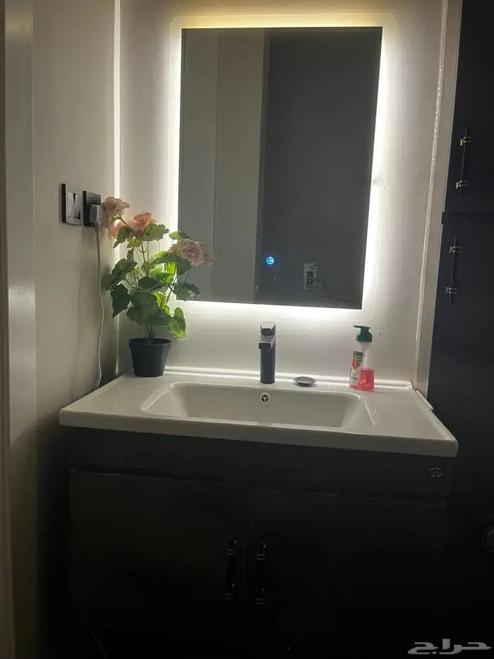 مغسلة ومراية للبيع في شمال الرياض على السوم 0