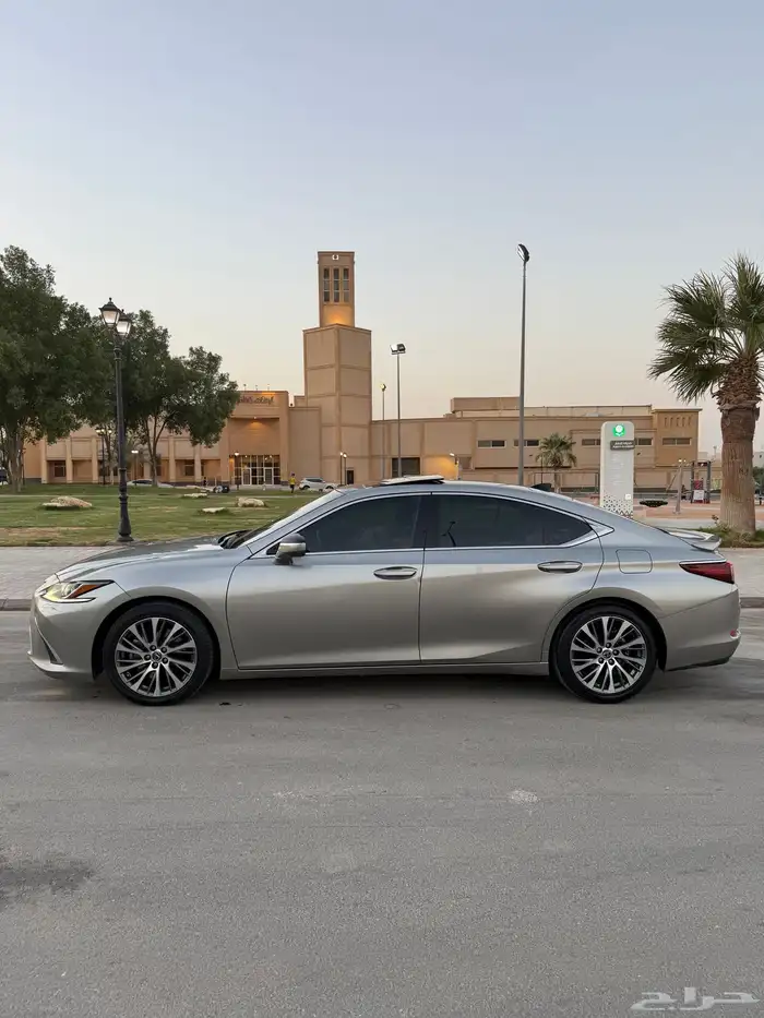 لكزس ES 350 2019 0
