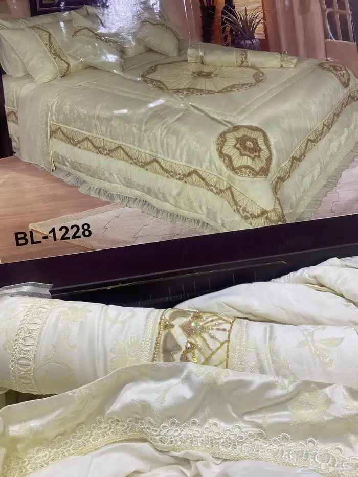 مفرش فخم وفية كريستال شبة جديد استعمال بسيط جدا ونظيف 1