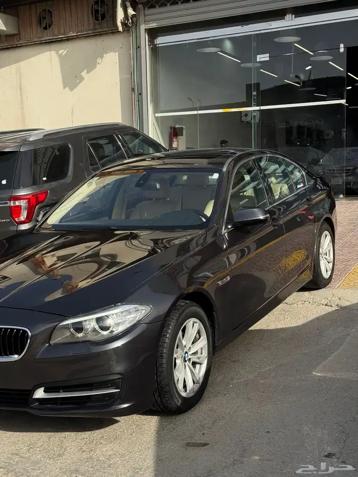 520i بي ام دبيلو موديل 2015 1