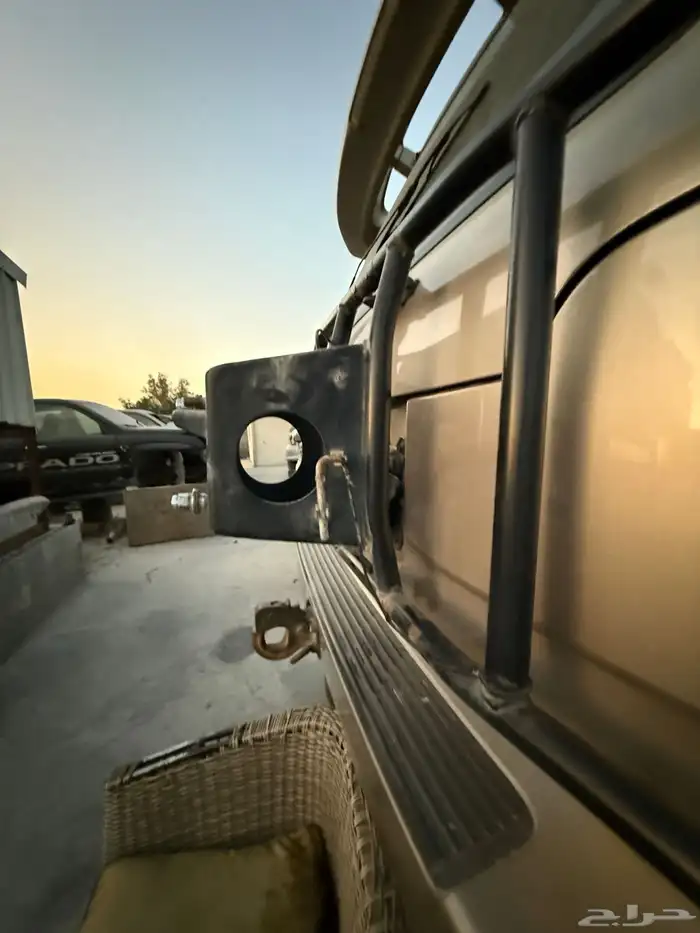 شنطه اسبير علاق بكامل اغراضها vxr 2003 - 2007 1