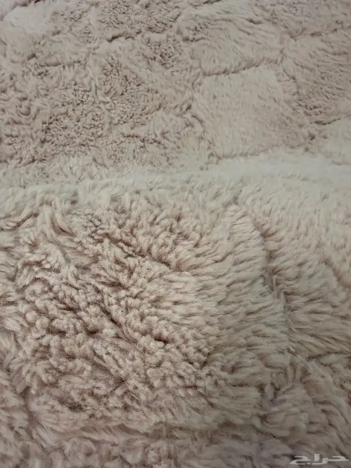 سجاد فرو ارنب من هوم بوكس 1