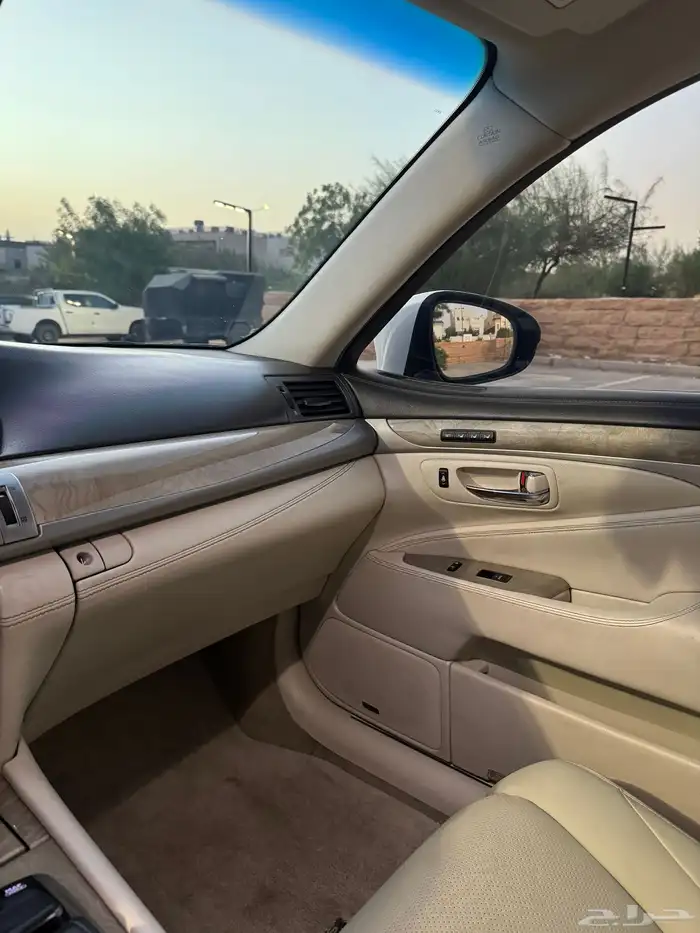 للبيع  لكزس LS 460 L لونق موديل 2015 16
