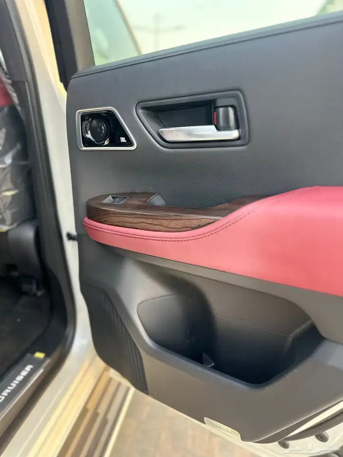 تويوتا لاندكروزرVX.S الموديل2025 فل كامل وارد الكويت 12