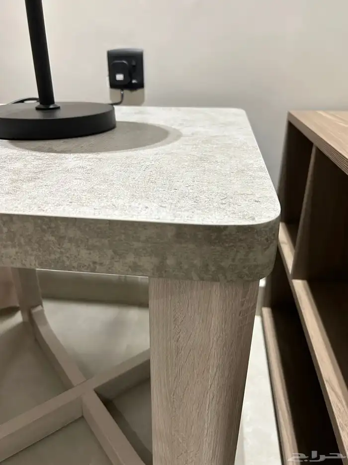 طاوله للبيع 1