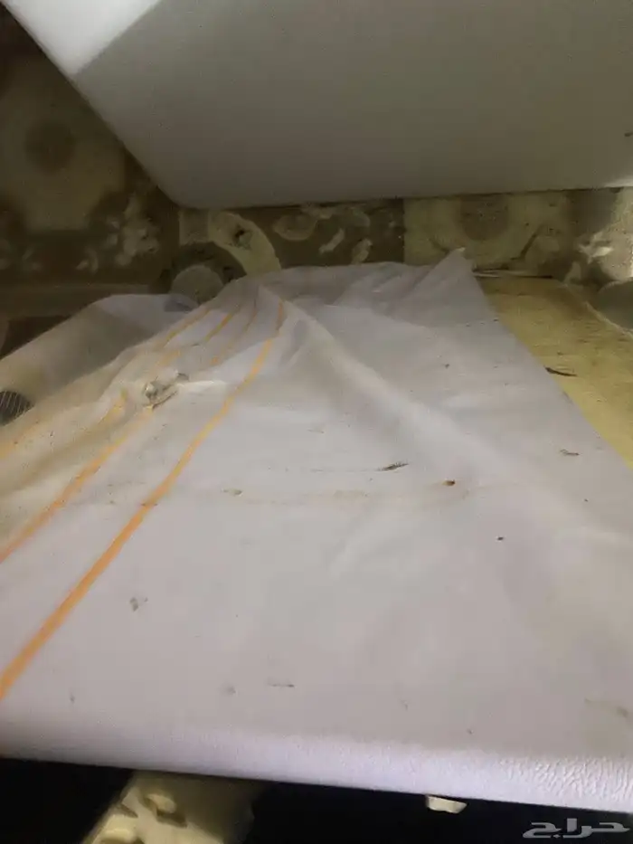 أدوات بوفيه ورفوف محل 13