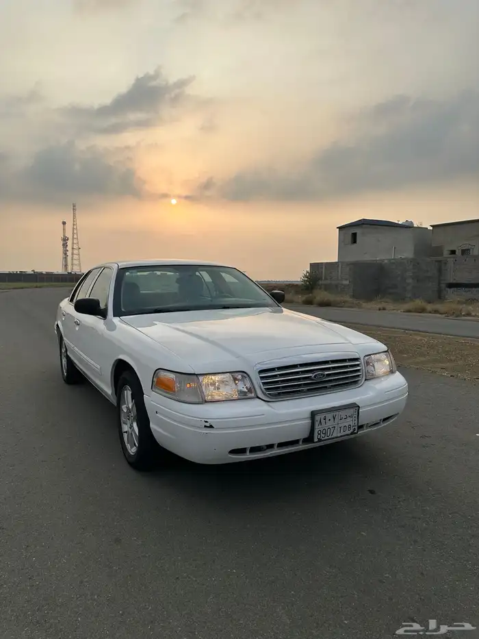 فورد كراون فاكتوريا 2011 1