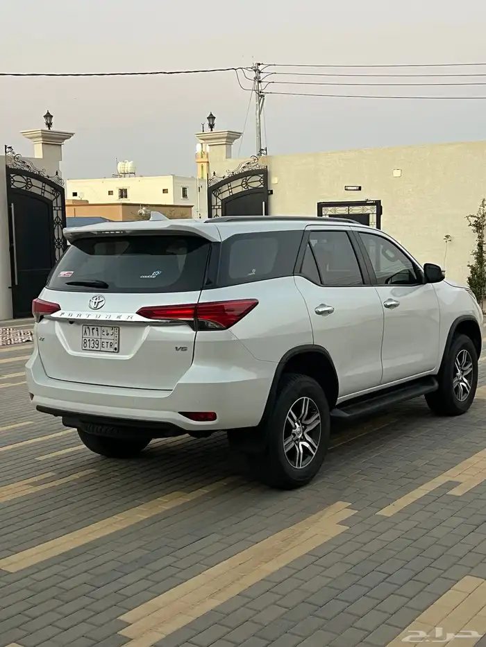 فورشينر 2024 سعودي سته سلندر ماشي 25الف شبه جديد 4
