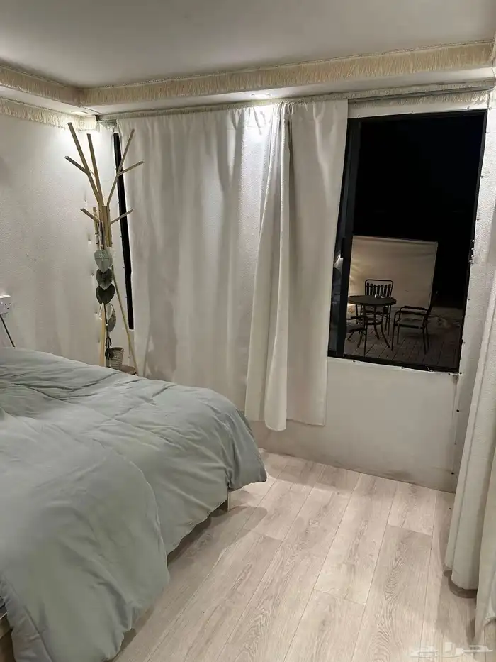 كرفان مجهز بالكامل ومكون من غرفة نوم وصاله ومطبخ ودورة ميا 4