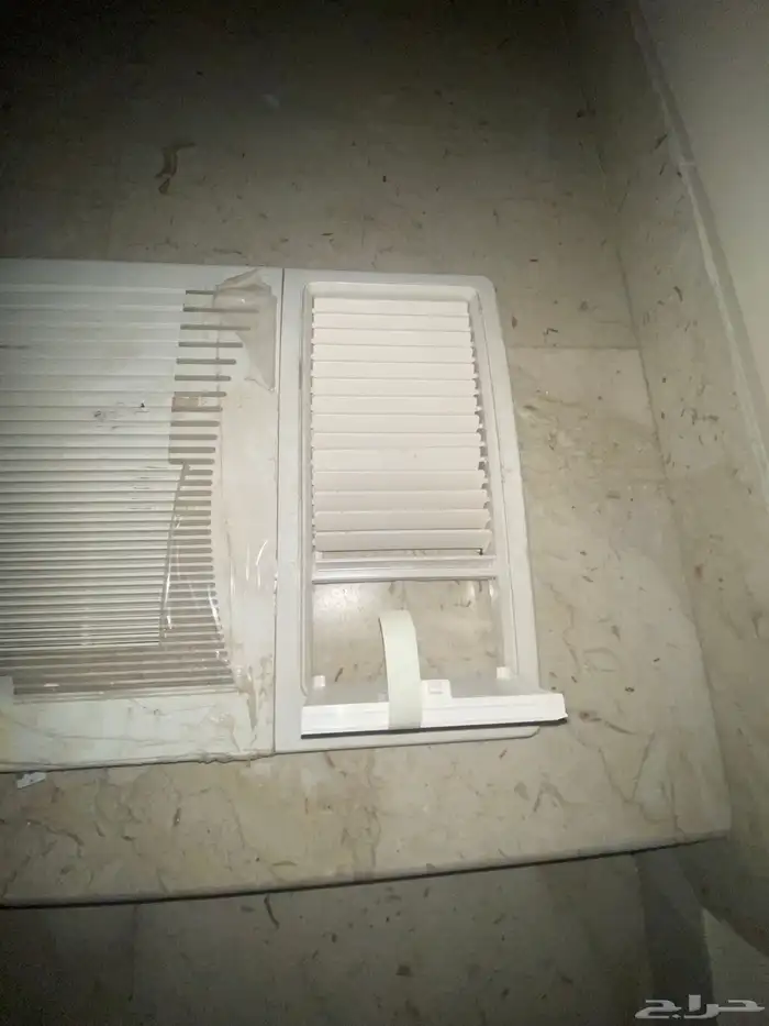 وجه كامل مع فلتر مكيف قري شباك 1