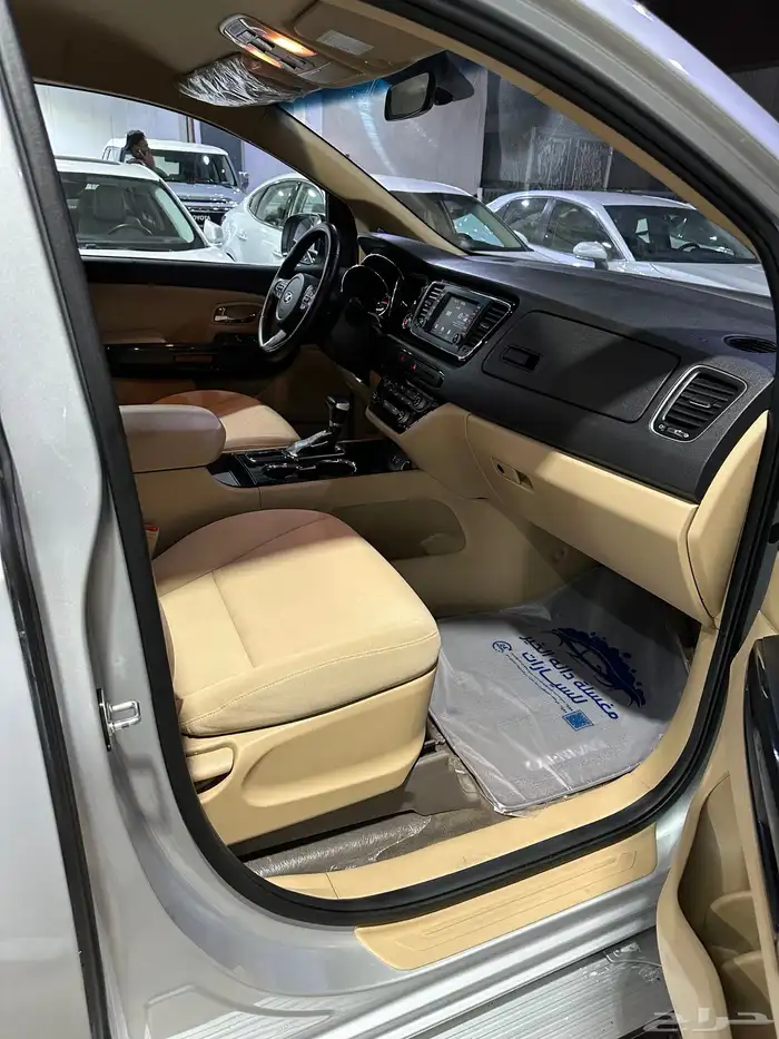 كيا كارنيفال فل 2020 تم البيع 37