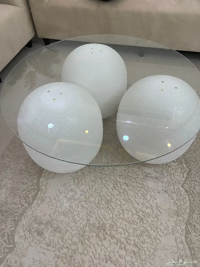 طاولة كبيره مع اربعه طاولة خدمه 0