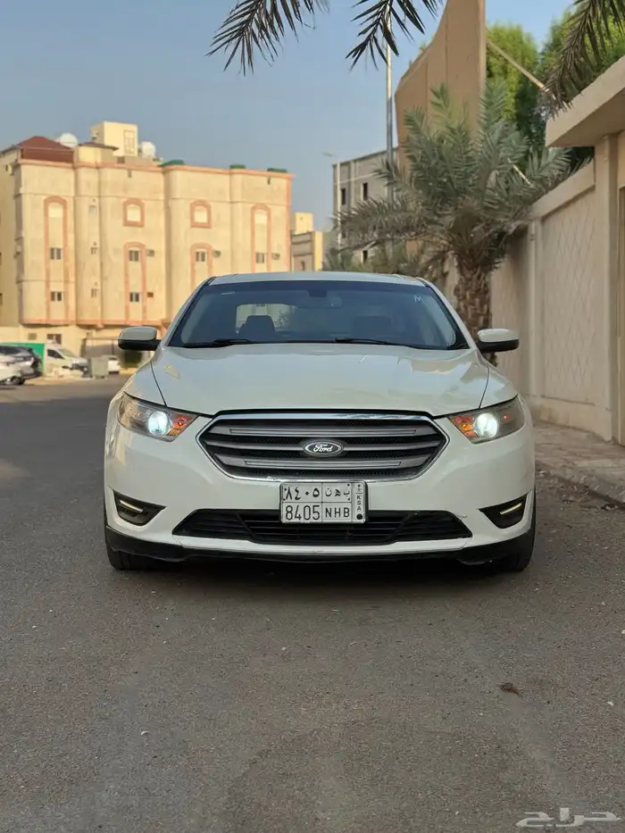 للبيع فورد تورس 2013 نص فل 6