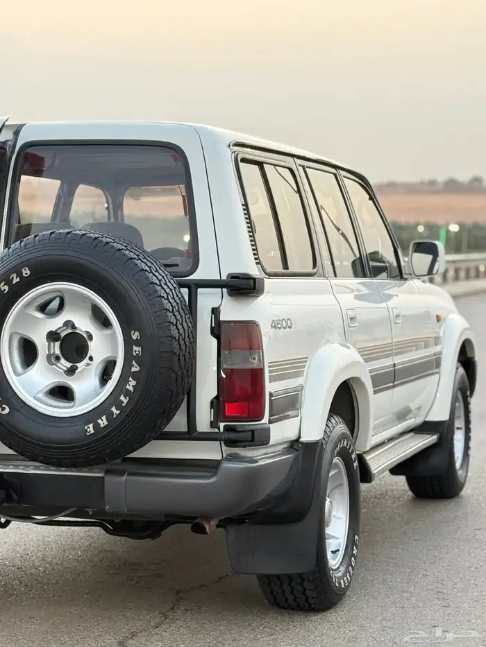 تويوتا VX.r بازعي استخدام نظيف 16